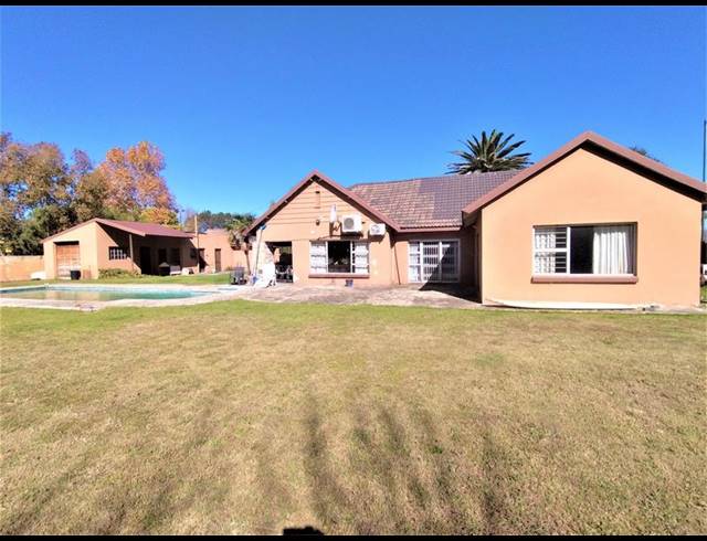 3 BEDROOM HOUSE FOR SALE IN THREE RIVERS